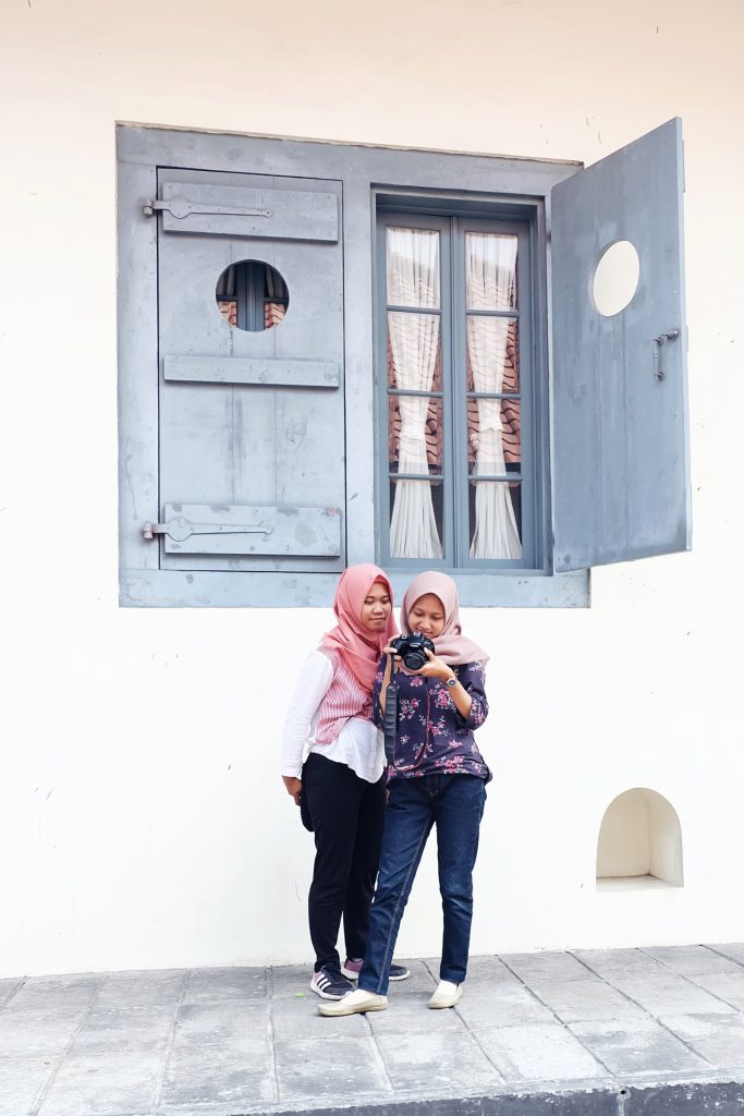 picture local tourists Fort Vredeburg Yogya Java